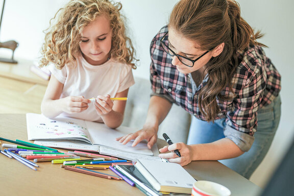 Hausaufgabenbetreuung ist ein wesentliches Element – © Symbolfoto: SolisImages / Adobe Stock
