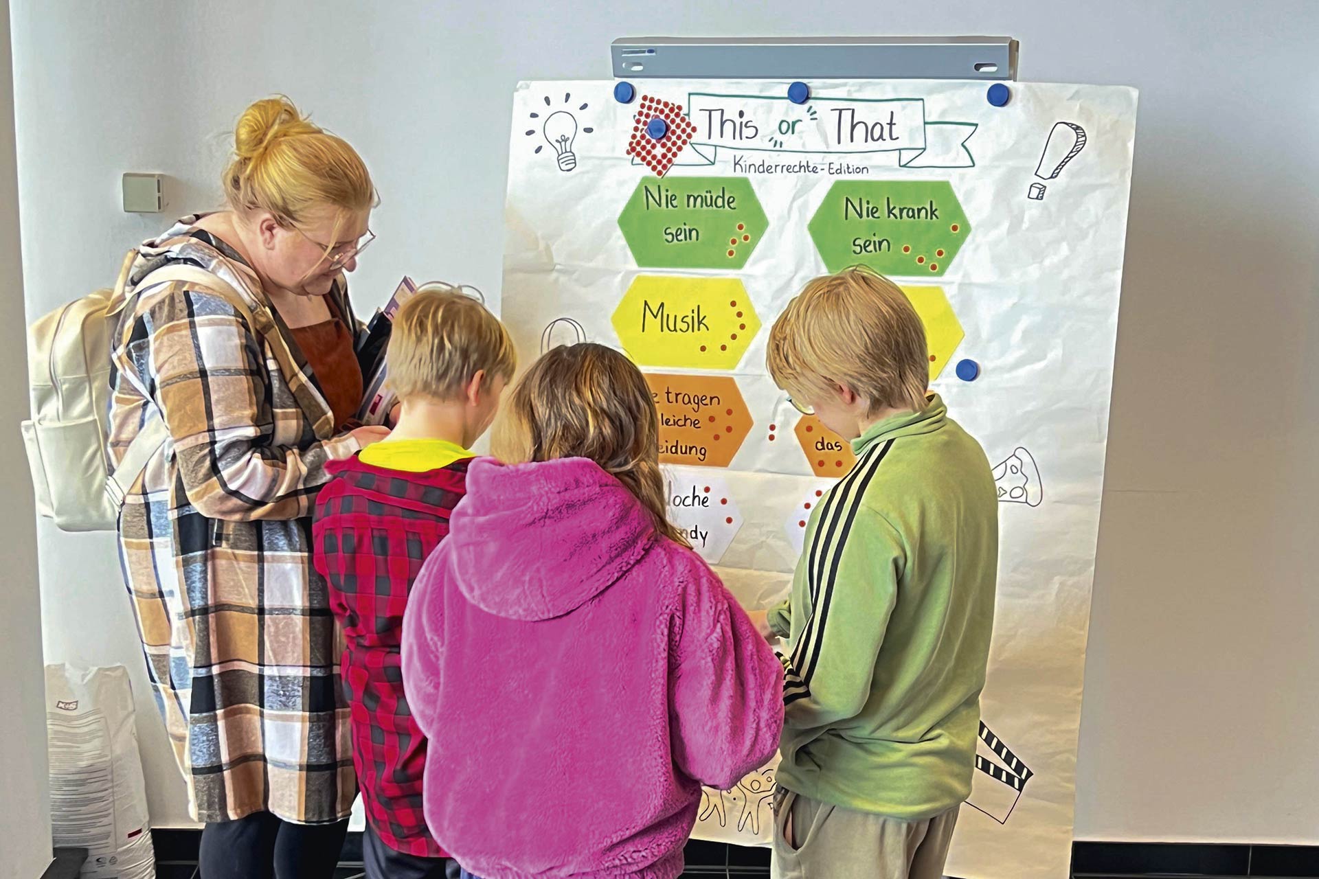 Die interaktiven Angebote luden zum Mitmachen und Mitdenken ein